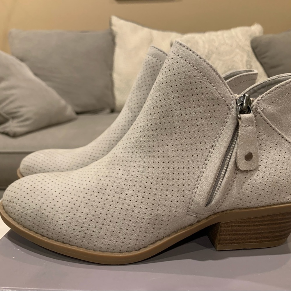 Light Grey booties super cute! Size 7 . New with tags